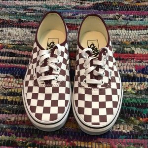 *NEVER WORN* MAROON CHECKERED VANS